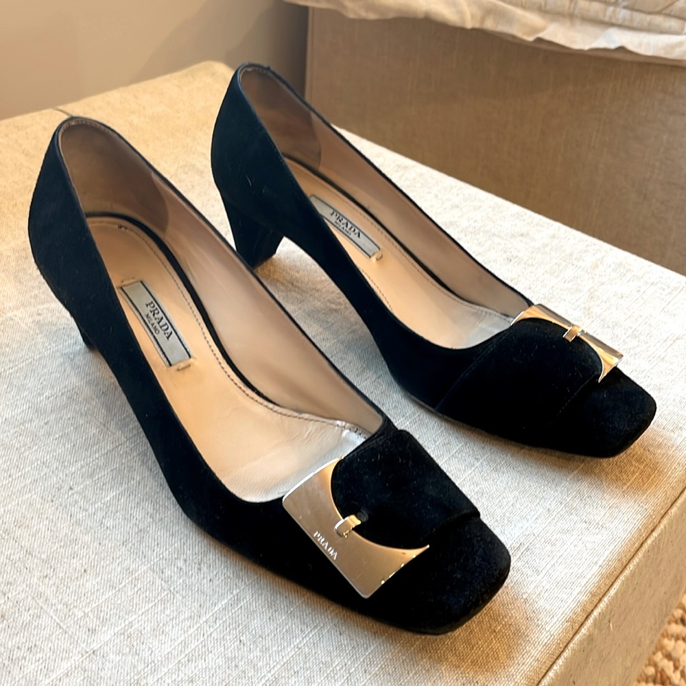 Suede Prada pumps with silver buckle